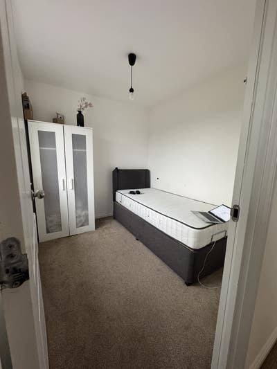 Single room available in Walsall WS2 Main Photo