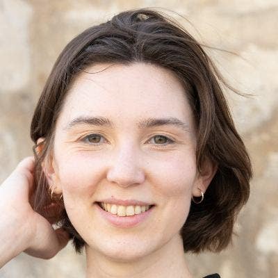 We are 2 female young professionals aged 24 a... Main Photo