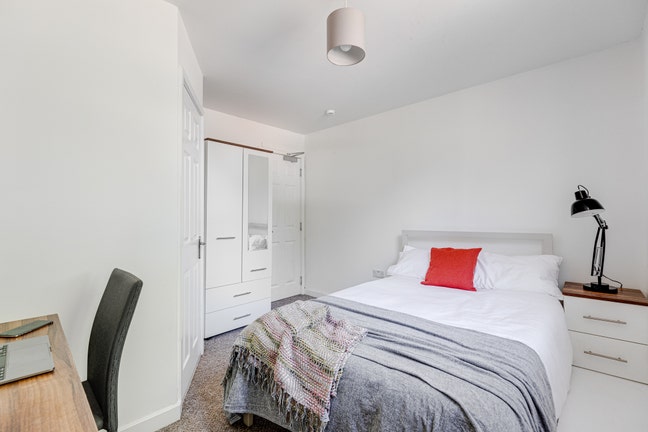 Room 3, 70, Oxford Street Main Photo