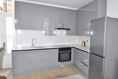 1 room in newly refurbished flat on St John's Hiil Main Photo