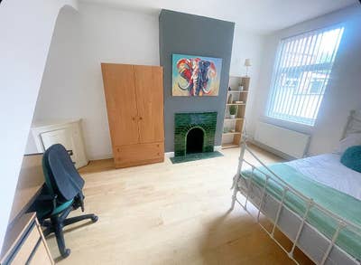 Room Available Close to LRI Main Photo