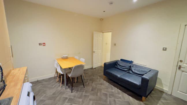 Bills inc Room in Burley, Leeds Main Photo