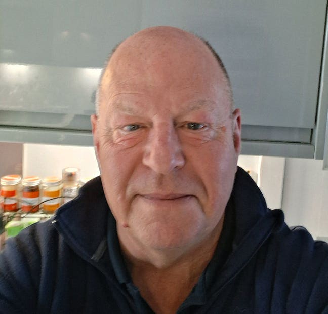 I am a professional male aged 61. I am lookin... Main Photo