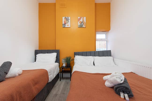 Elite 4BR Home | Sleeps12 | Easy Train Access Main Photo