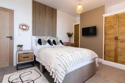 All Inclusive Rooms -One Weeks Free Rent Main Photo