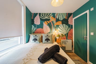 **Reduced** All Inclusive Studios 1 Week Free Rent Main Photo