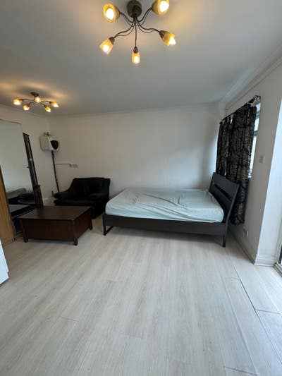 Beautiful Studio Flat for Rent in Hounslow  Main Photo