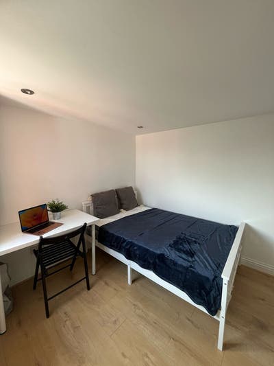 🏡 New Furnished Rooms Available in Cricklewood  Main Photo