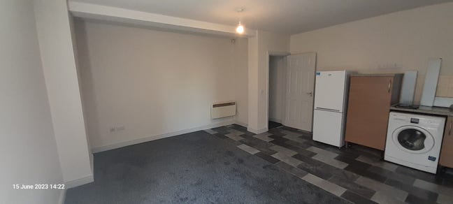 1 bed apartment in Wakefield city centre Main Photo