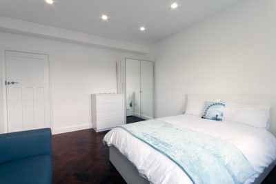 10 mins Ldn Br, Offers & short-lets are considered Main Photo