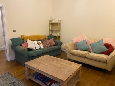 Delightful room for short term let Main Photo