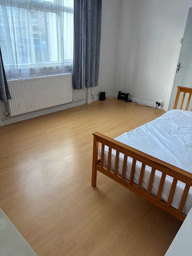 1 Single room for rent  Main Photo