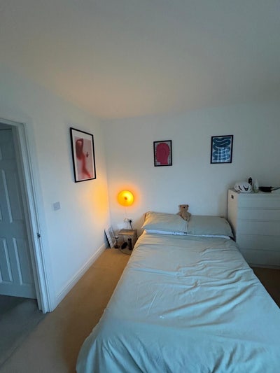 Large double room available in Tooting Broadway Main Photo