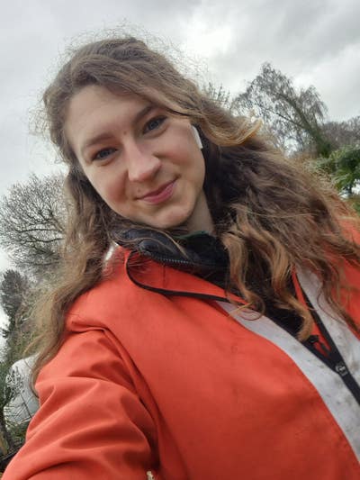 Room wanted for single female Main Photo