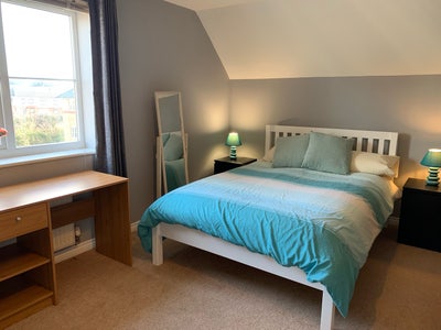 Top floor Room available close to hospital  Main Photo