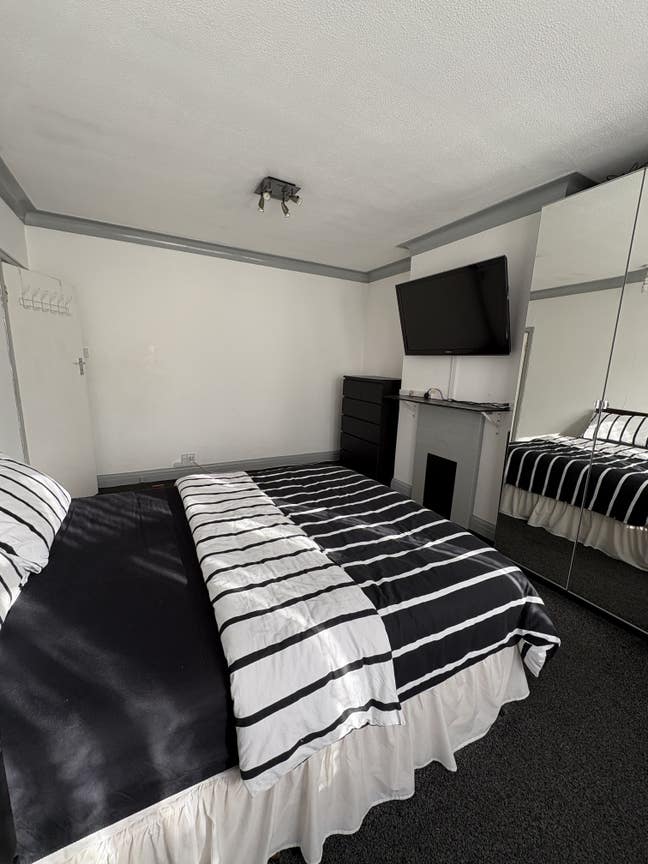  Weekday Room to Let - All Bills Included - &pound;1000  Main Photo