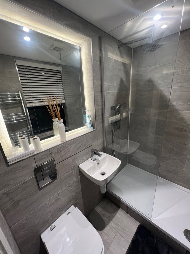 Double en-suite room, bills included Main Photo