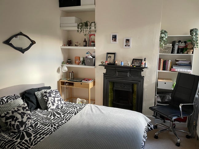 Homely, quiet flat, close to many ammenities Main Photo