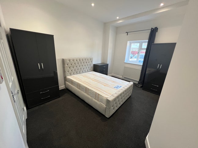 🏡 Double Ensuite | 15 Min from Bakerloo & Lioness Main Photo