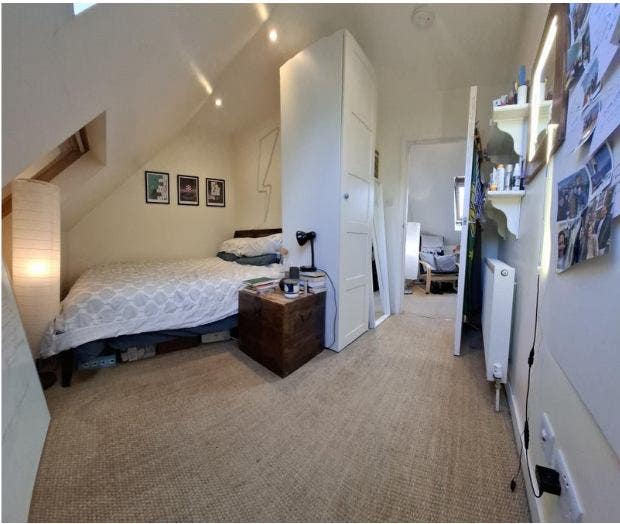 *INCL BILLS* Large room w own bathroom in Zone 1! Main Photo