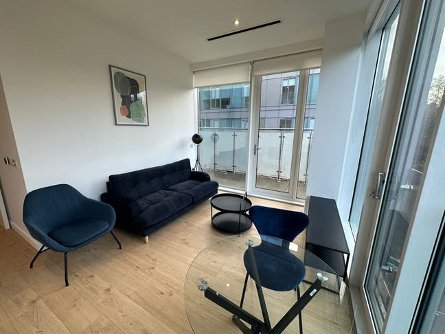 Flat 67, Vonder Parkview, TW8 9GR Main Photo