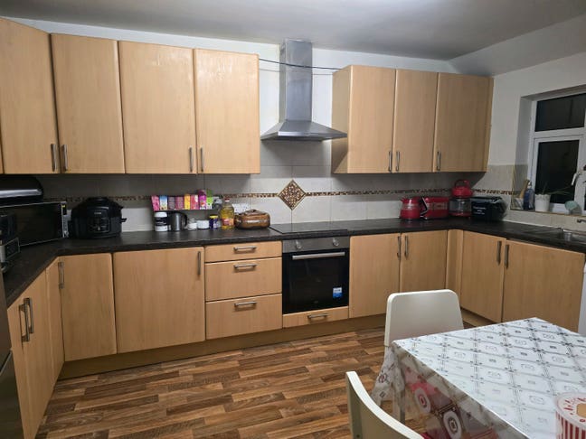 A beautiful room for rent  Main Photo