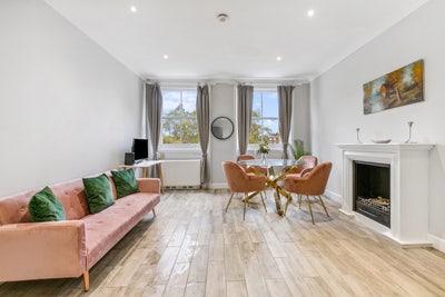 3 Bedroom Flat in the elegant South Kensington  Main Photo