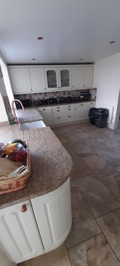 Two Spacious rooms  available in beautiful area  Main Photo