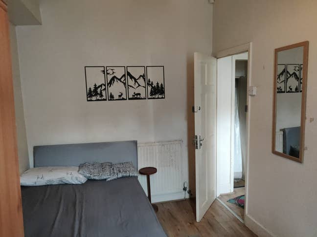 Spacious Room Near Uni & Shops Main Photo