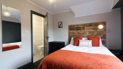 Ensuite Rooms Available 🏡 Ridgeway House Main Photo