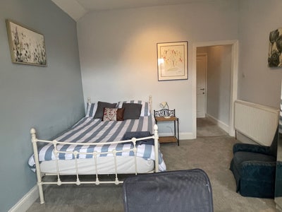 Super en-suite room Manor Road Main Photo