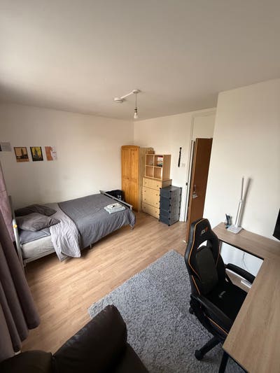 🔥 Double Room in E1 – 5 Min to Station Main Photo