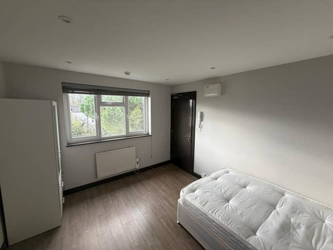 DSS-Studio Flat Available in Crystal Palace SE20 Main Photo