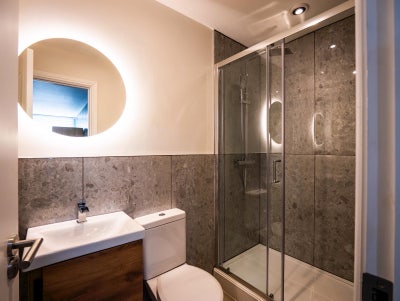 New Luxury En Suite Room 🏡 ⭐️ Main Photo