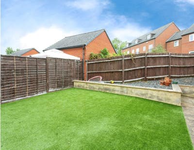 Two Ensuite Double Rooms Available in Large Home Main Photo