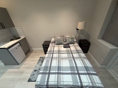 DSS-Studio Flat Available in Stanmore Harrow HA3 Main Photo