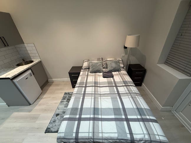 DSS-Studio Flat Available in Stanmore Harrow HA3 Main Photo