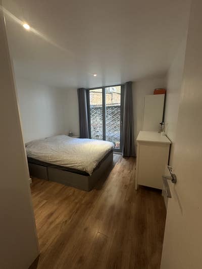 Double room with balcony in 2 bedrooms flat  Main Photo