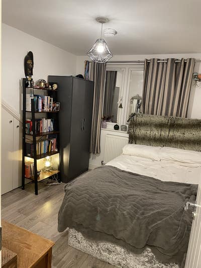 Spacious Top-Floor Ensuite Room in Brixton  Main Photo