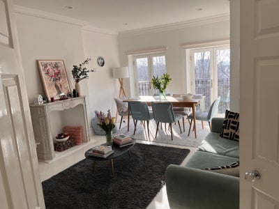 Double furnished room in beautiful Hamsptead flat Main Photo