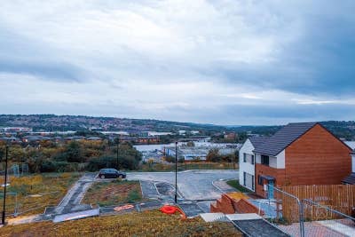 Modern & Stylish Living – Stunning Views & Design Main Photo