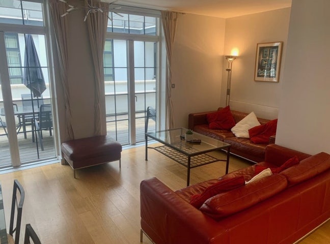 Looking for a female for Ensuite - Riverside View Main Photo