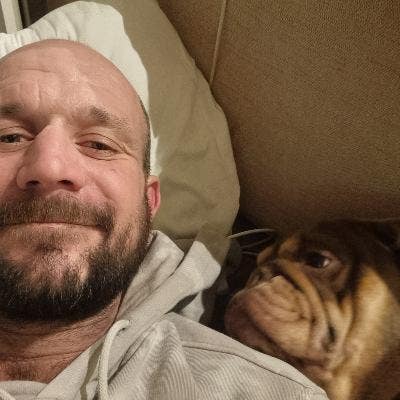 Professional Male seeks a single or double room Main Photo