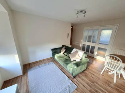 Room available in a female flat from May Main Photo