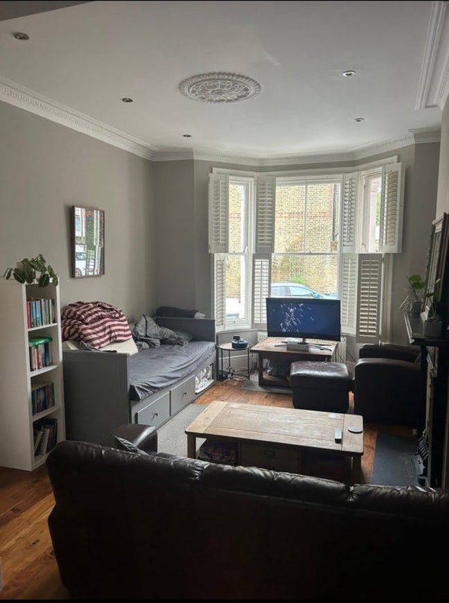 Large double room in Clapham  Main Photo