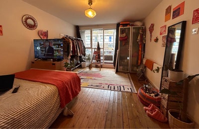 Spacious double room with balcony in Hackney Main Photo