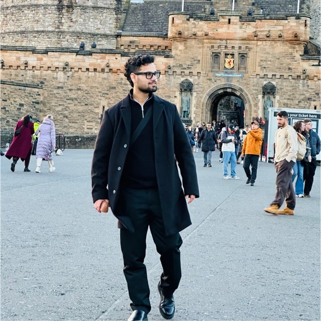 We are 2 students aged 28 and 28. We are look... Main Photo