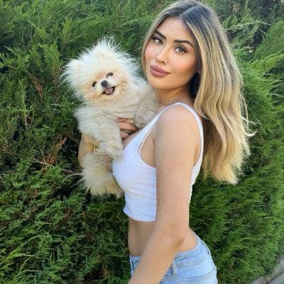 I am a finance professional female aged 30. I... Main Photo