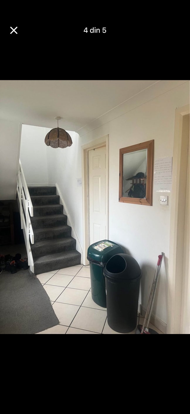 Small double room, for single person  Main Photo