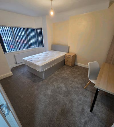ALL NEW: Stunning Refurbished Rooms in Smethwick Main Photo